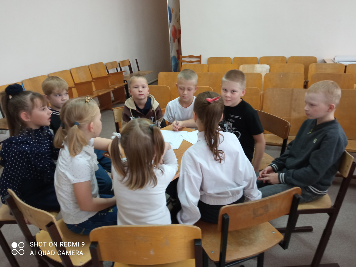 Постер к социальной практике: С каждым поделись радостью своей