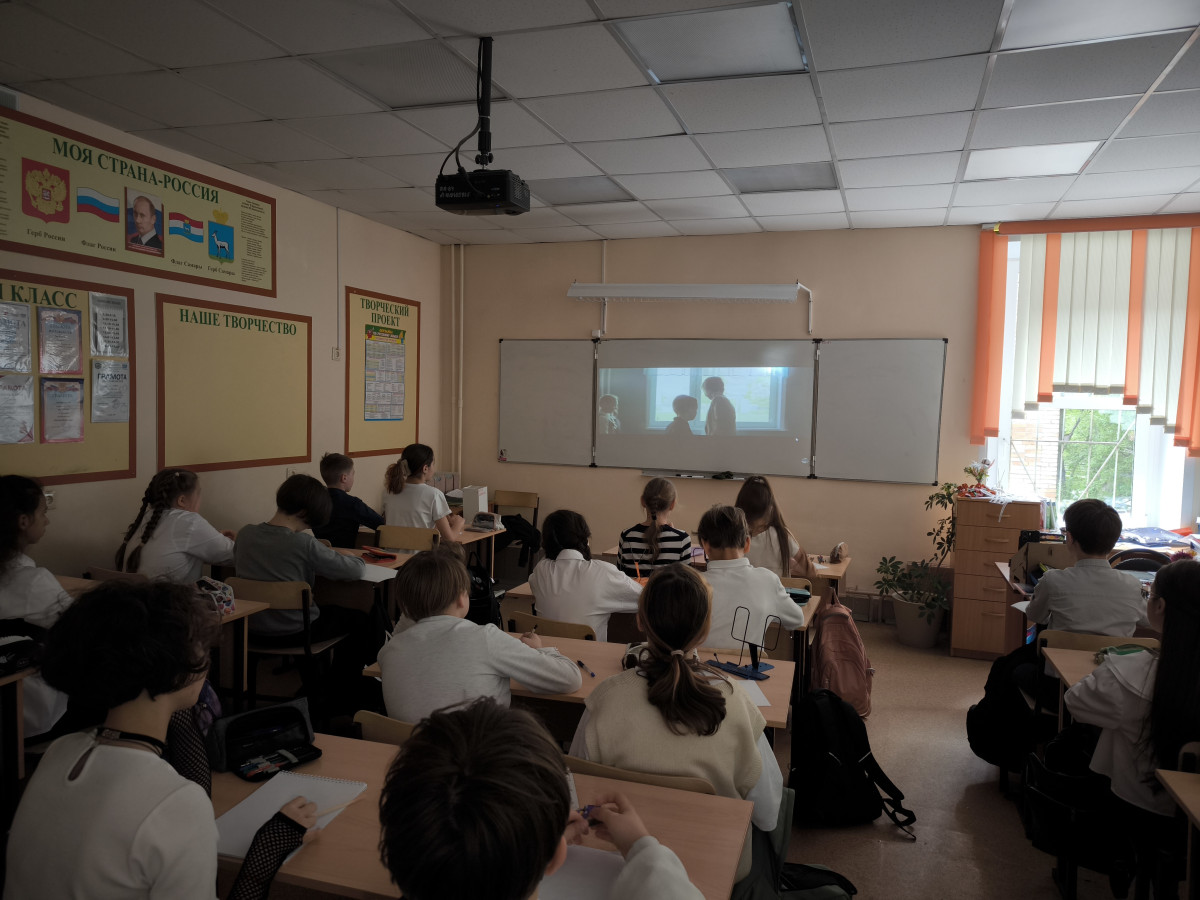 Постер к социальной практике: Помощь животным = помощь человеку