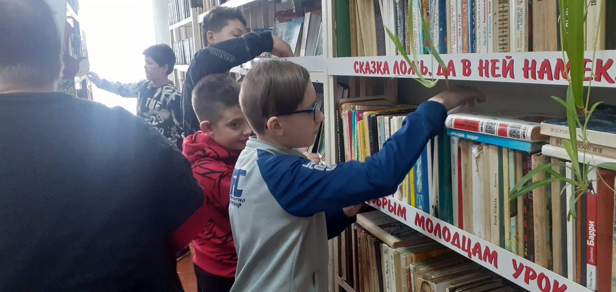 Постер к социальной практике: Приведение в порядок школьной библиотеки.