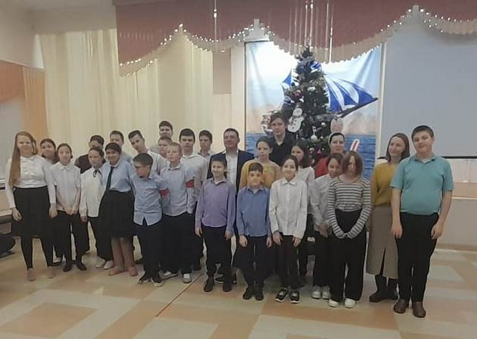 Постер к социальной практике: #ЕлочкаДобра2022 бумеранг добра