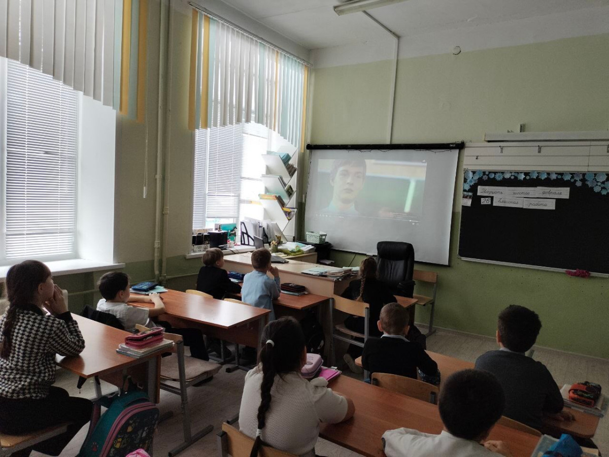 Постер к социальной практике: Герой - звучит гордо