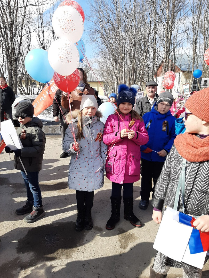 Постер к социальной практике: Тема: патриотизм Киноурок «Лошадка для героя» Тема: чувство долга