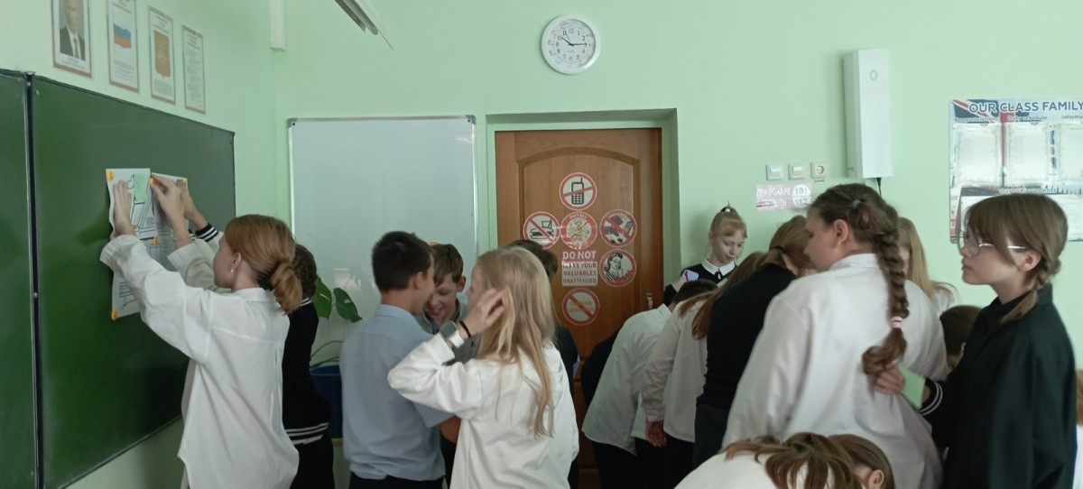 Постер к социальной практике: Кто на новенького?
