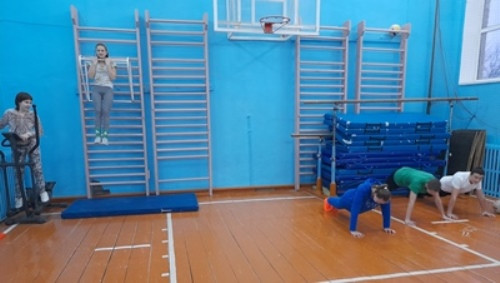 Постер к социальной практике: Сильные, ловкие, умелые