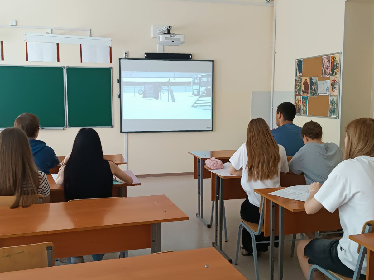Постер к социальной практике: Счастье героя: время выбрало их!