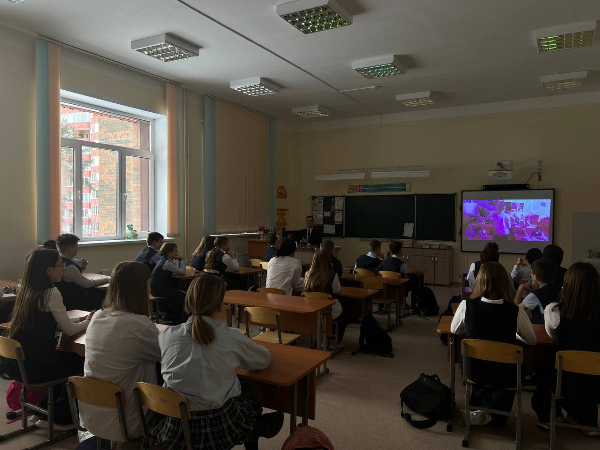 Постер к социальной практике: ИИ: изучить и покорить.