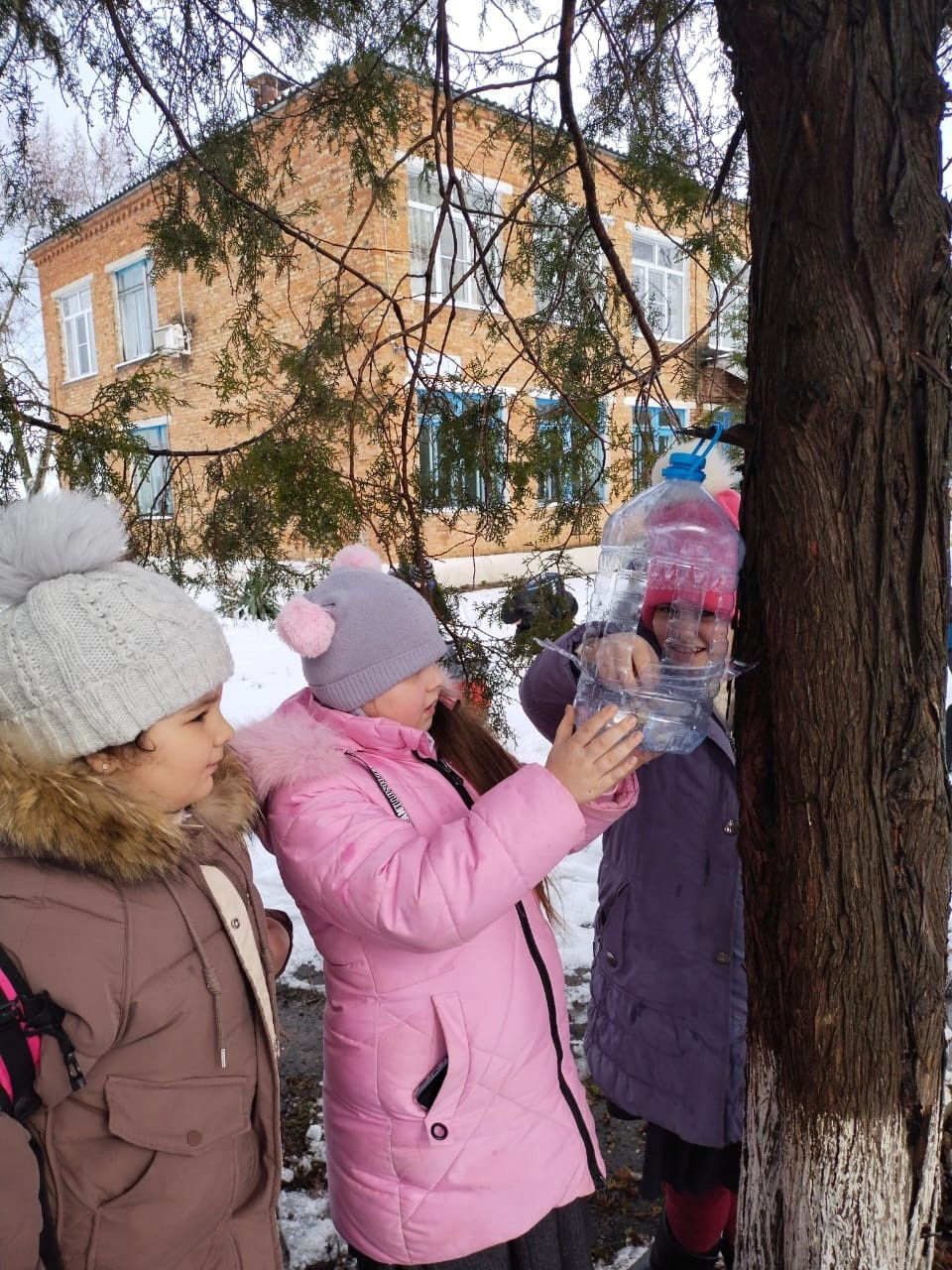 Постер к социальной практике: Все мы связаны...с семьей, с друзьями,техникой,природой...
