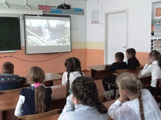 Постер к социальной практике: Мои одноклассники - мои друзья