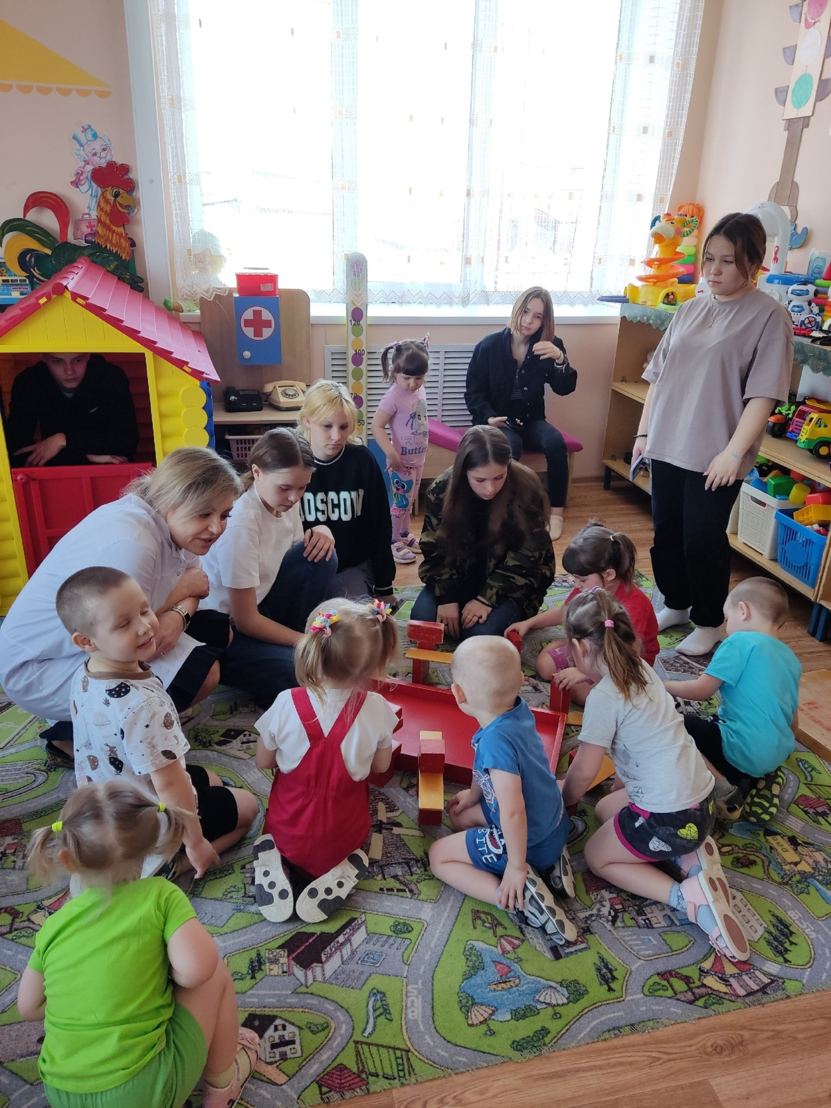 Постер к социальной практике: Мир профессии