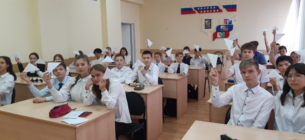 Постер к социальной практике: Своих не бросаем