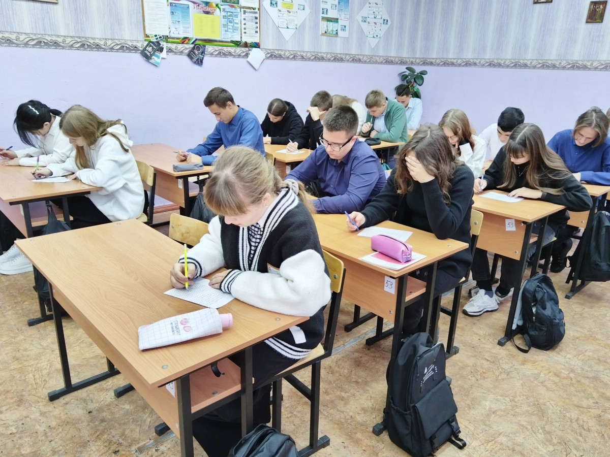 Постер к социальной практике: "Слезы стариков настолько же ужасны, насколько естественны слезы детей."