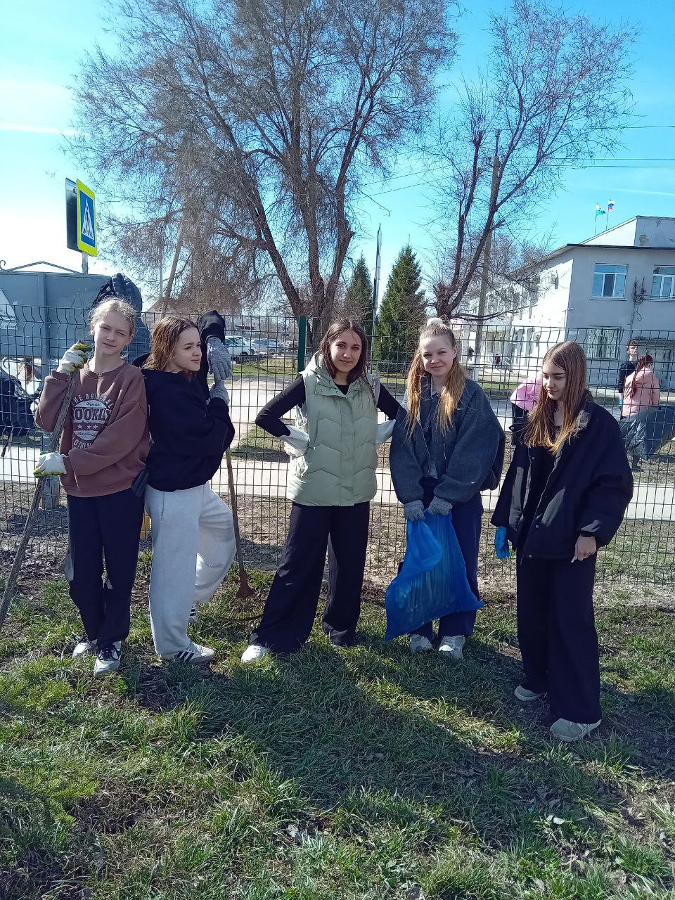 Постер к социальной практике: Убирать не стыдно, стыдно сорить