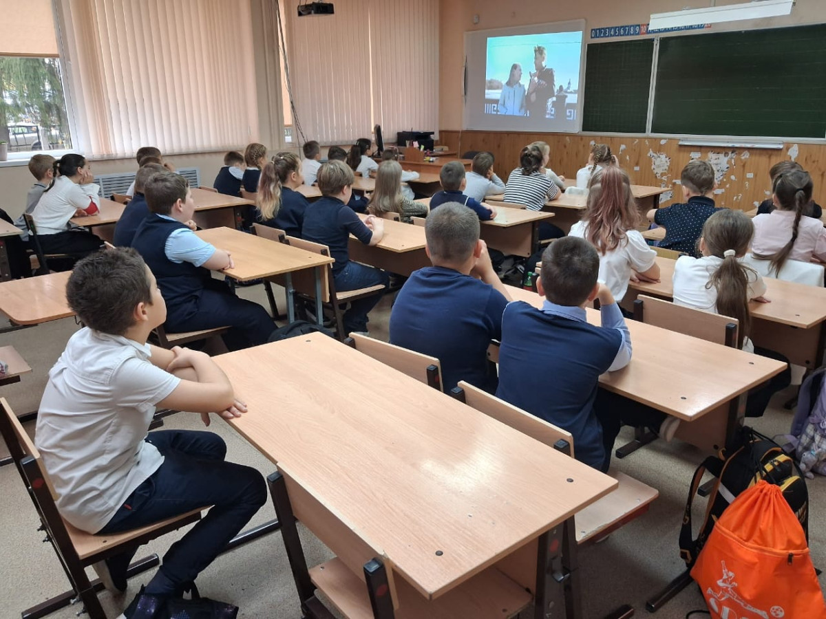 Постер к социальной практике: «Уважение человека в его руках»