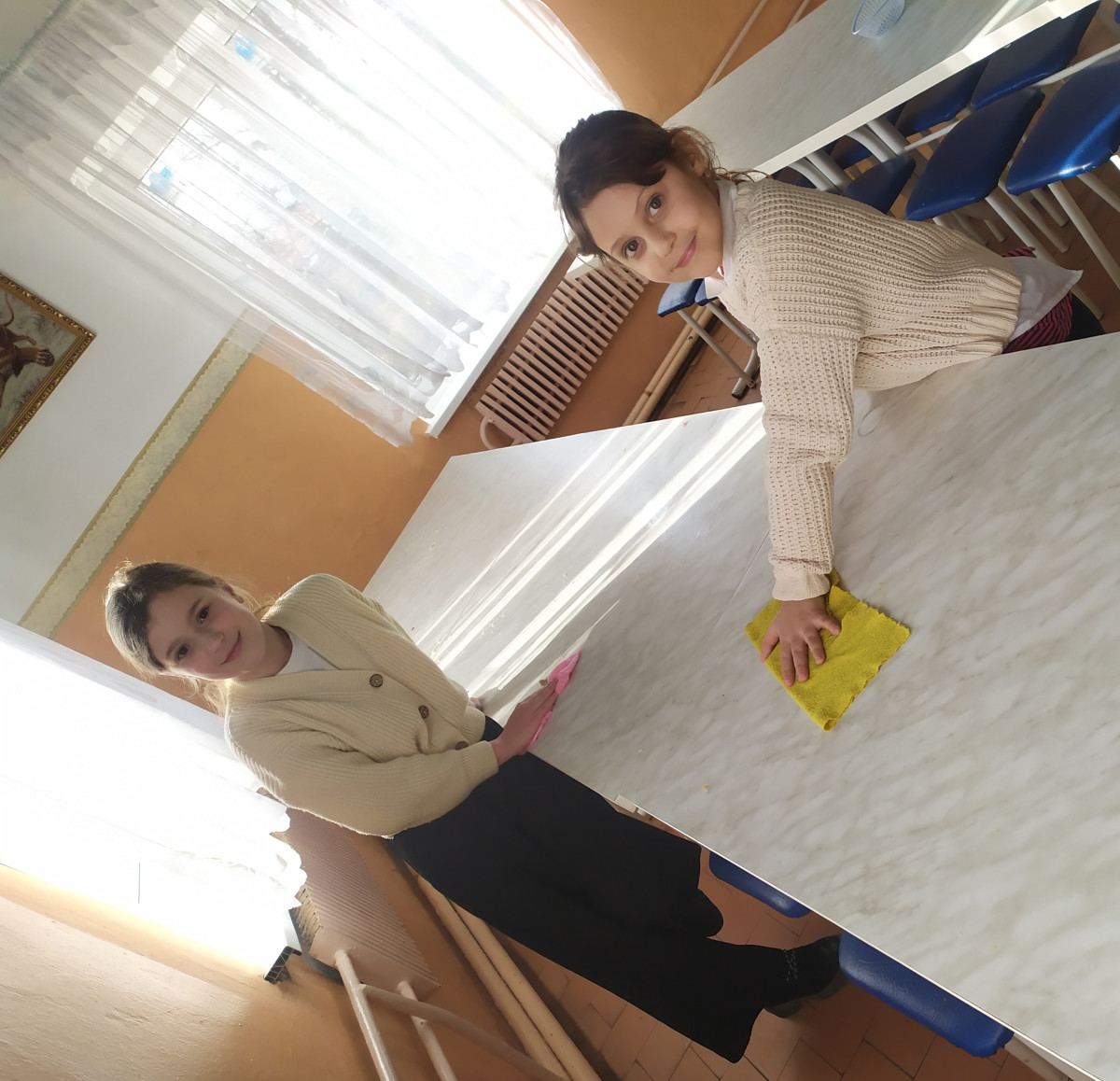 Постер к социальной практике: В труде становится прекрасной душа, создаются и познаются высшие ценности духа.