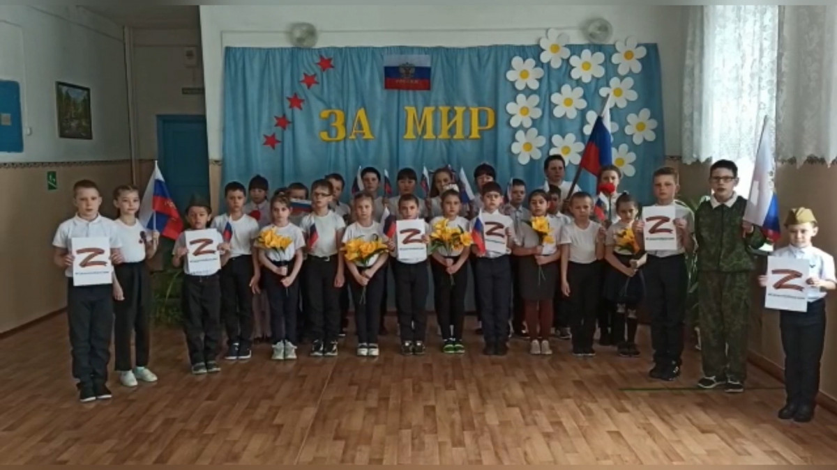 Постер к социальной практике: Всероссийская патриотическая акция #СвоихНеБросаем