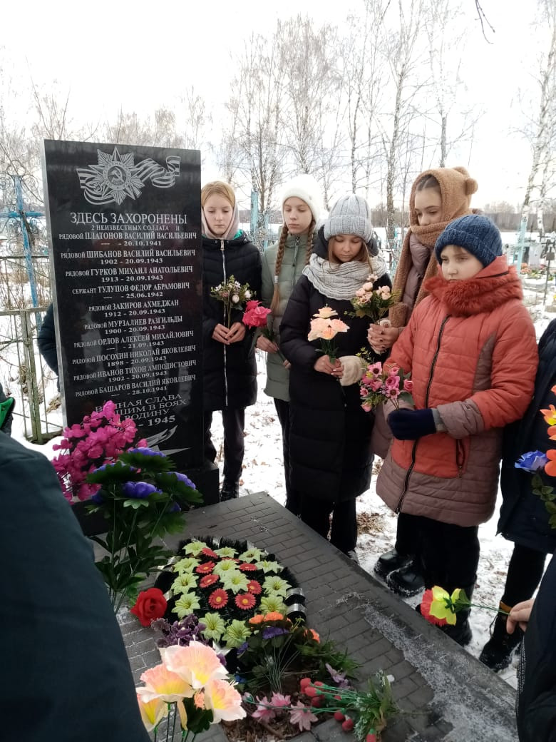 Постер к социальной практике: Чевствуем героев Великой Победы.