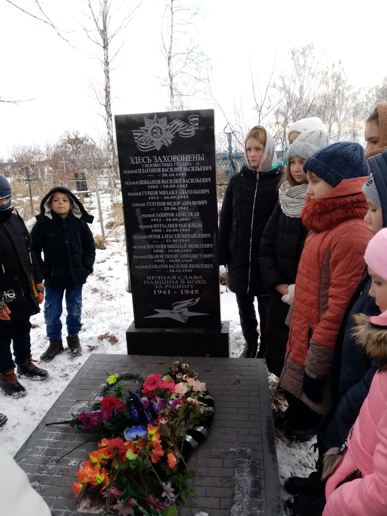 Постер к социальной практике: Чевствуем героев Великой Победы.