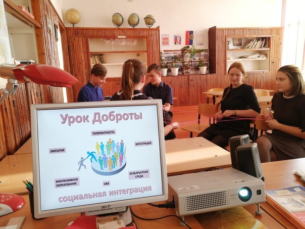 Постер к социальной практике: МБОУ "Быструхинская СШ", "Музыка внутри", просмотр фильма
