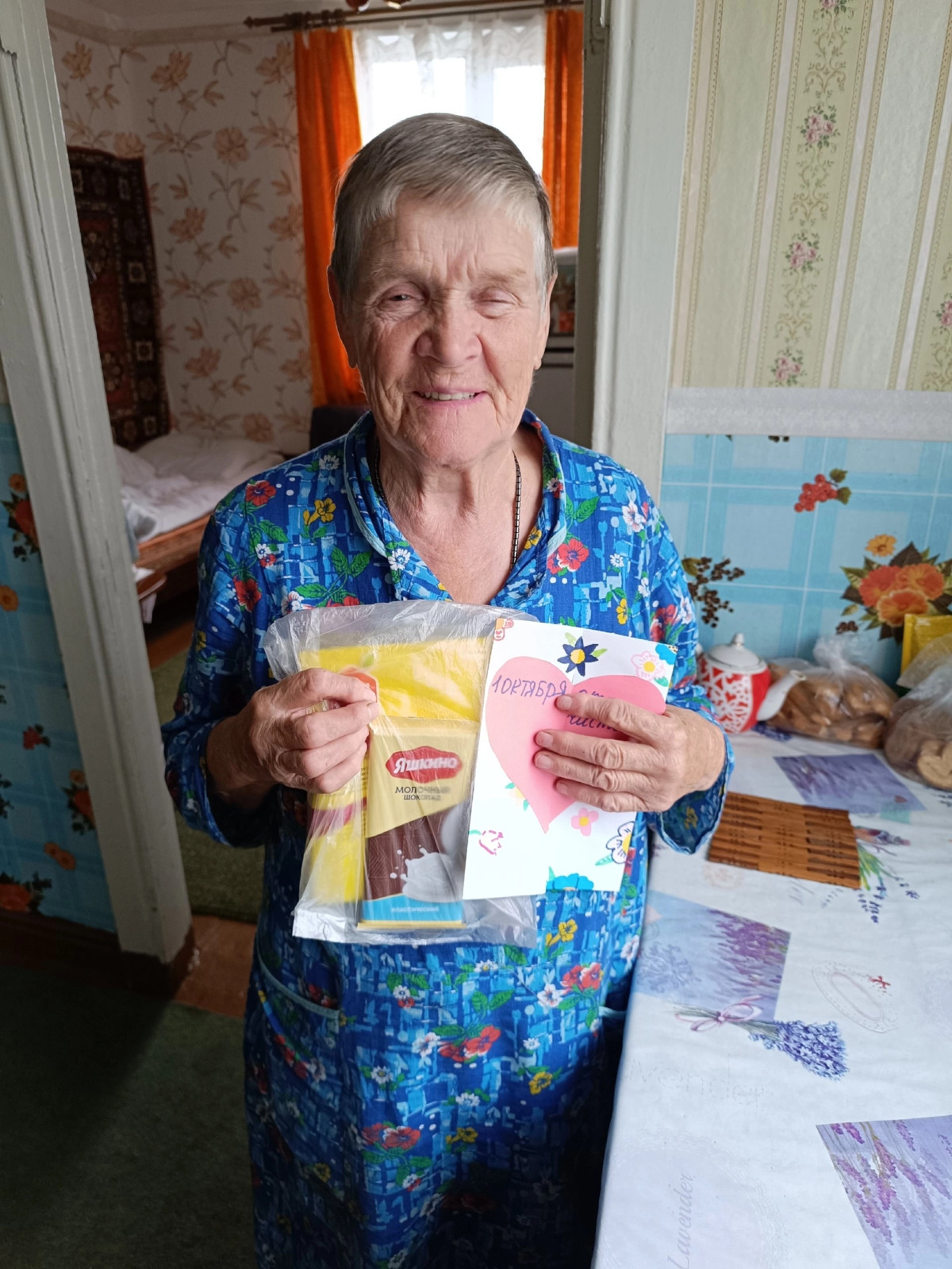 Постер к социальной практике: "Чужих бабушек и дедушек не бывает.