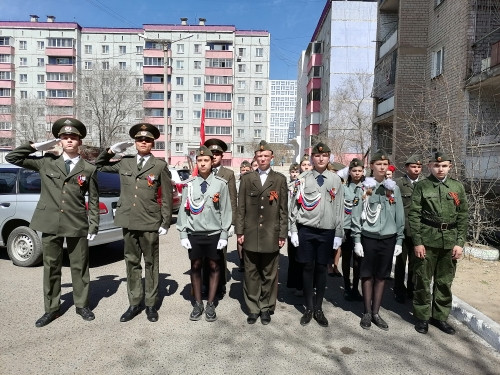 Постер к социальной практике: городская Акция "Парад у дома Ветеранов"