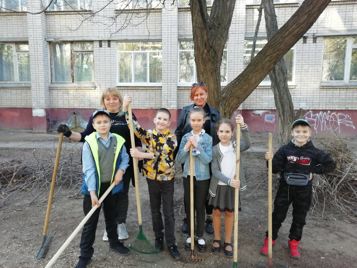 Постер к социальной практике: Вместе весело... трудиться.