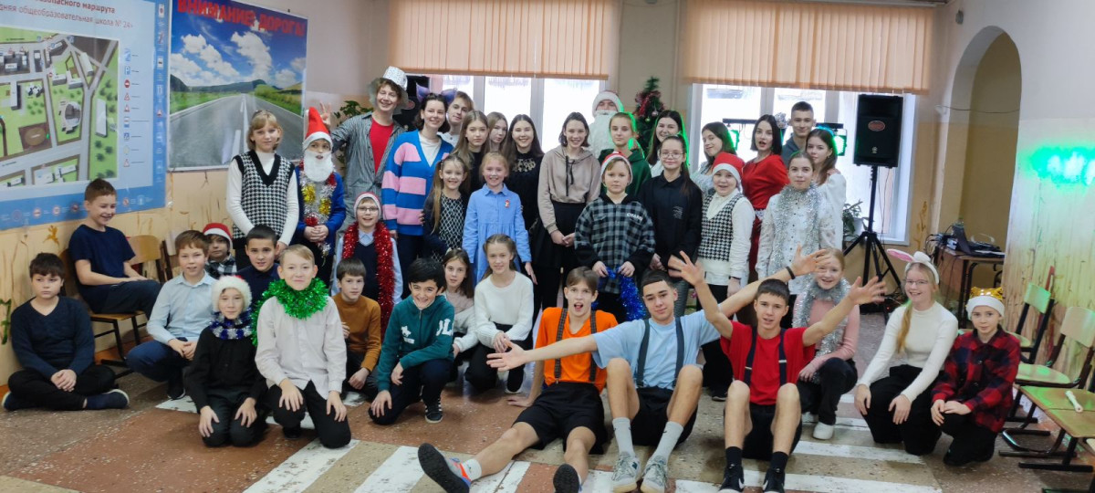 Постер к социальной практике: Весь мир театр - а люди в нем актеры.