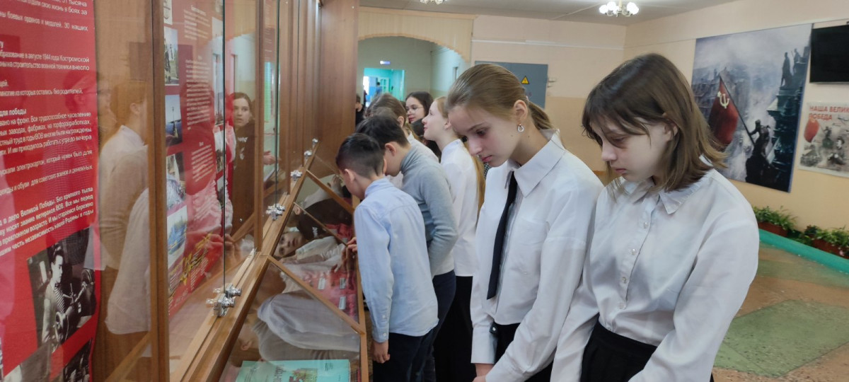 Постер к социальной практике: Гордимся нашими выпускниками.