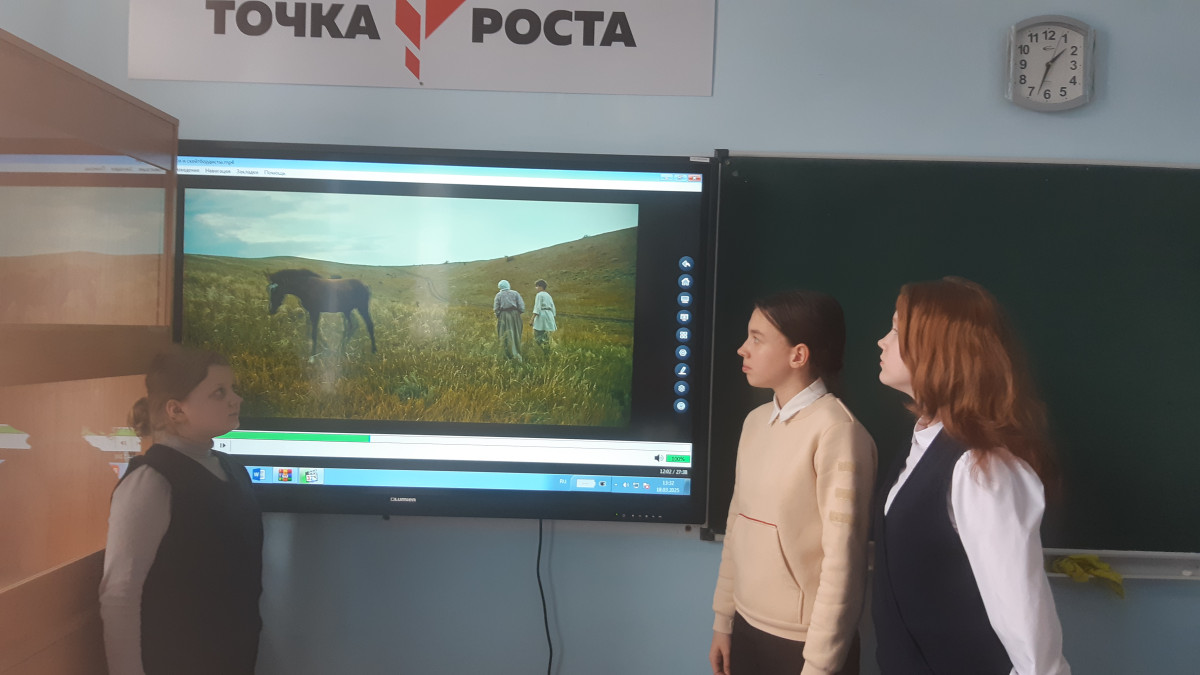 Постер к социальной практике: Без великодушных идей человечество жить не может.