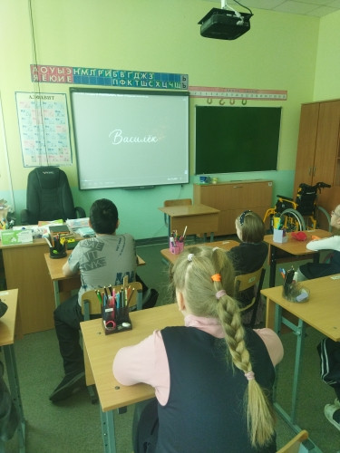 Постер к социальной практике: "Кто храбро врага бьёт, о том слва не умрёт"
