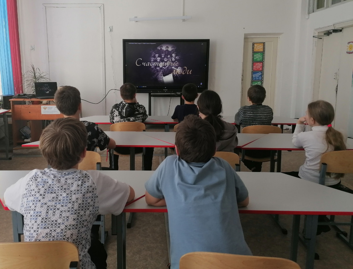 Постер к социальной практике: «Маленький подвиг»