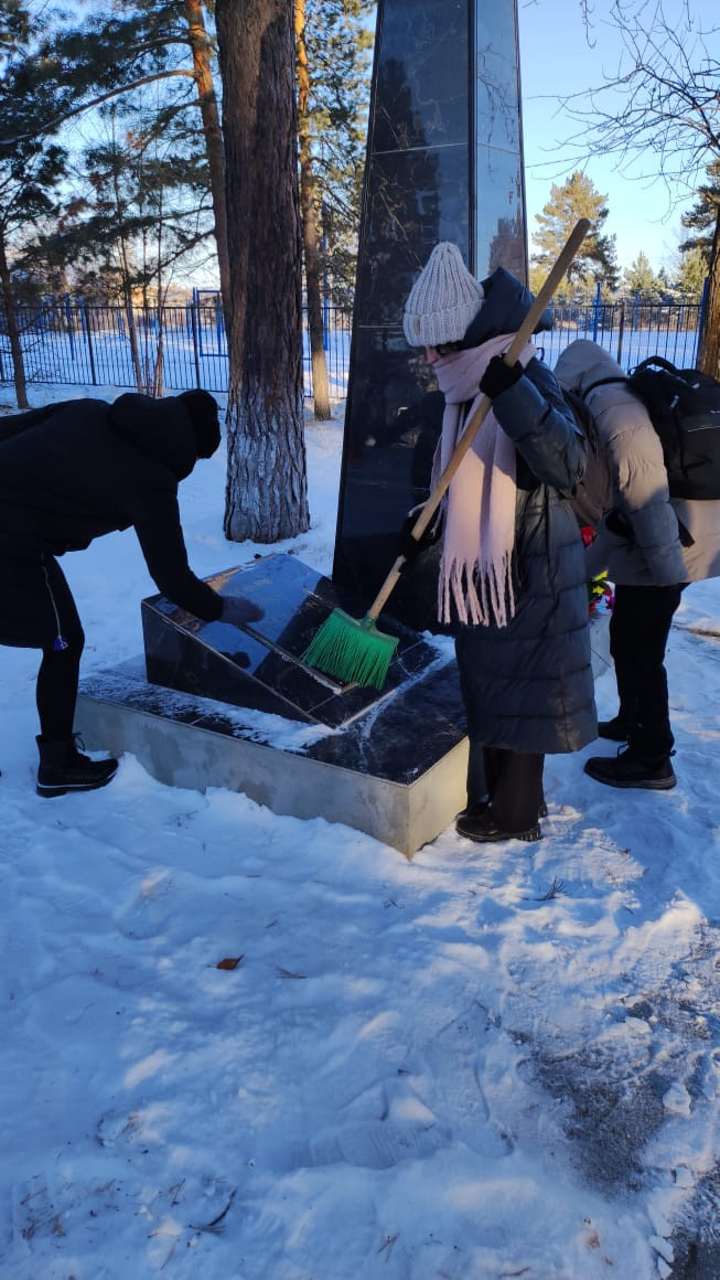 Постер к социальной практике: Мужественному человеку никакое дело не трудно.