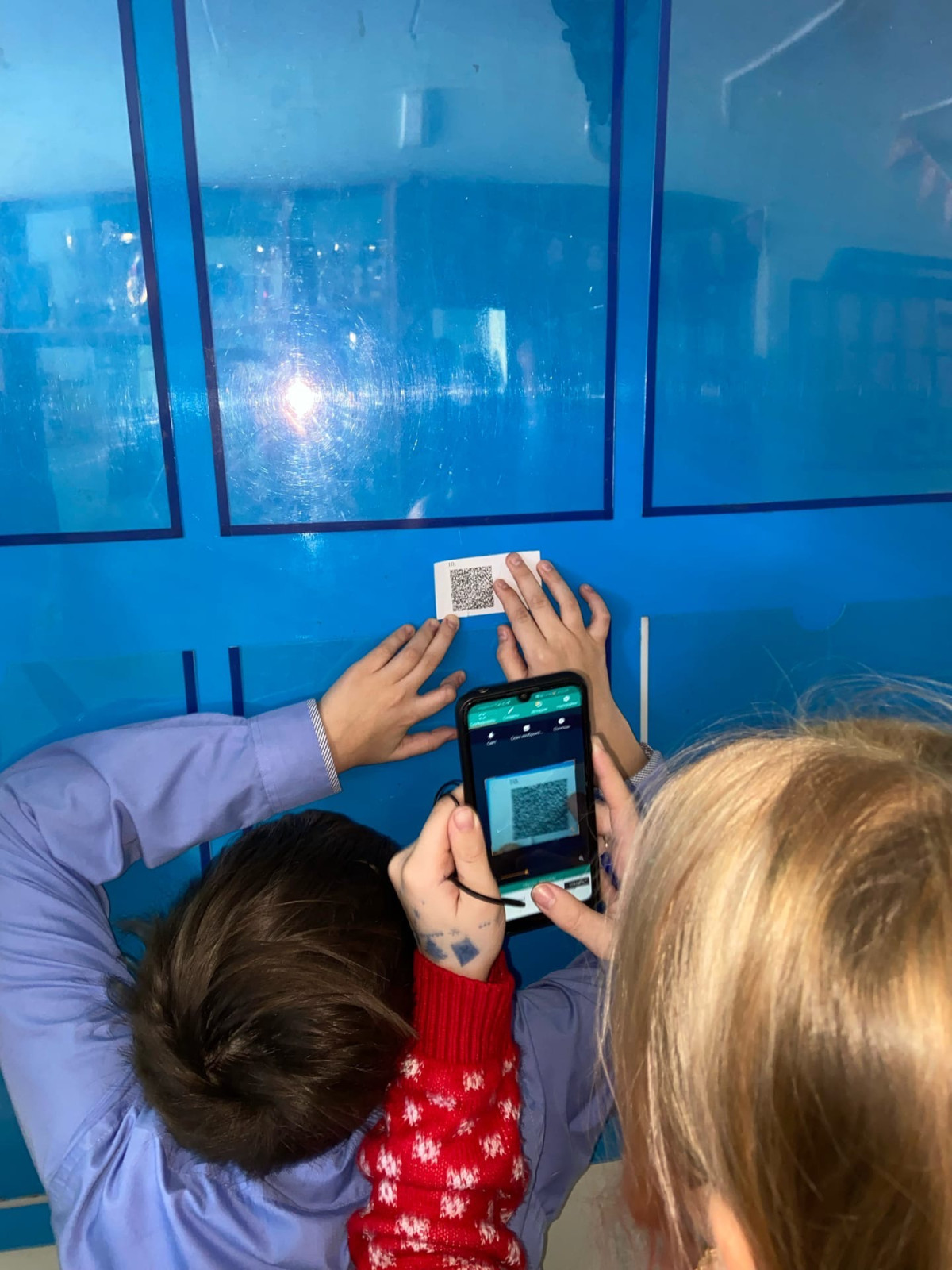 Постер к социальной практике: QR-квест "День Героев Отечества"