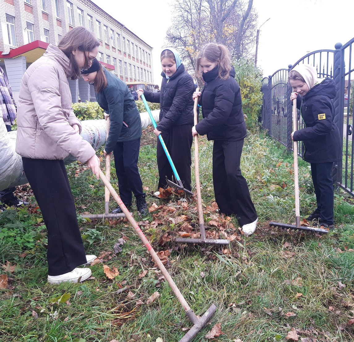 Постер к социальной практике: Трудимся дружно!