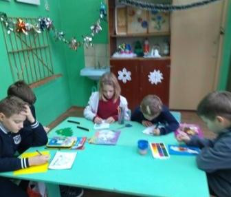 Постер к социальной практике: Новогодняя открытка. МБОУ "Дивовская СОШ". Киноурок "С Новым годом, Раиса Родионовна!"  Качество: благодарность, признательность. Левая Ирина Анатольевна,  отчёт