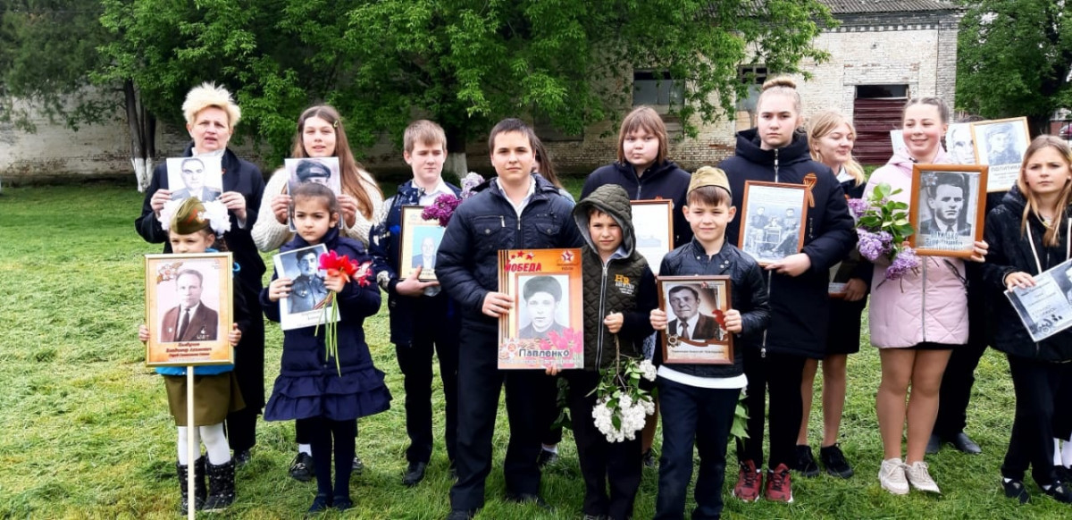 Постер к социальной практике: "Вечна слава героям"