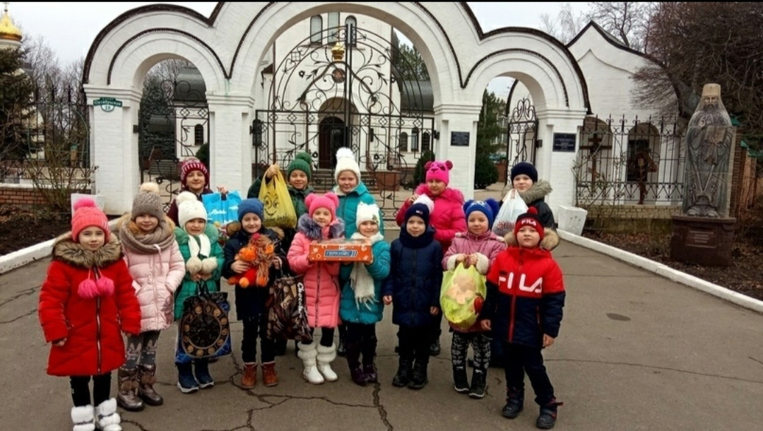 Постер к социальной практике: МОУ "Школа №5 города Докучаевска"