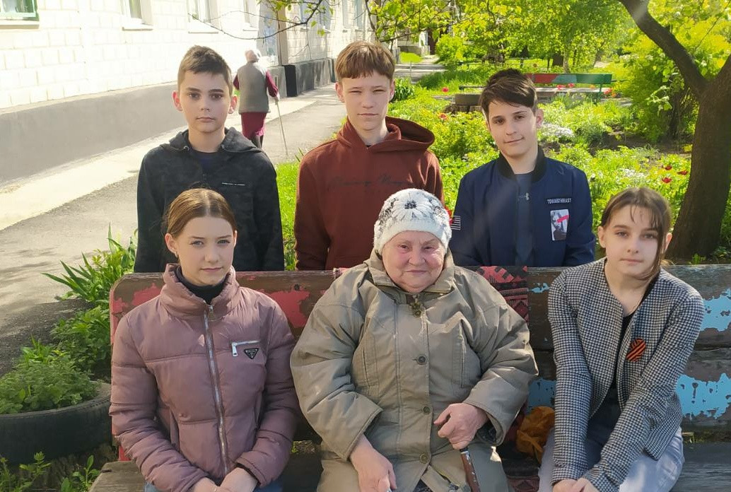 Постер к социальной практике: Доставляем радость