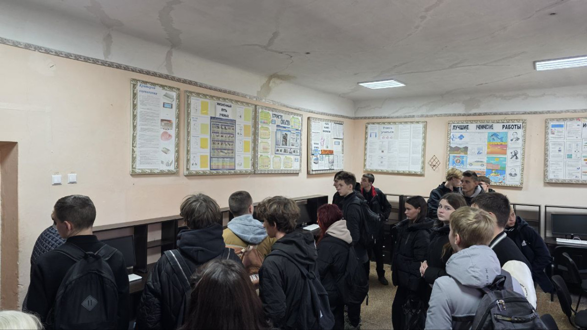 Постер к социальной практике: Подростки - строители будущего, в котором нам жить!