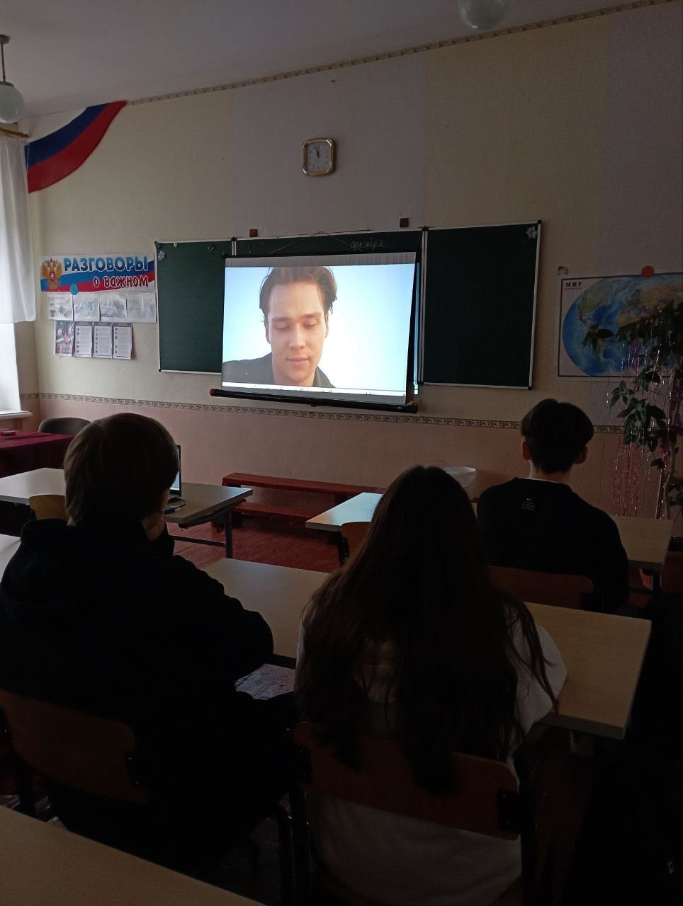 Постер к социальной практике: Акция "Поменяй сигарету на КОНФЕТУ"