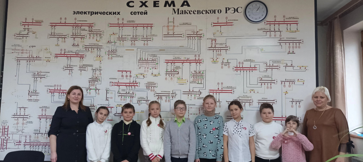 Постер к социальной практике: 🧑‍🎄 Добрые Волшебники 🧑‍🎄
