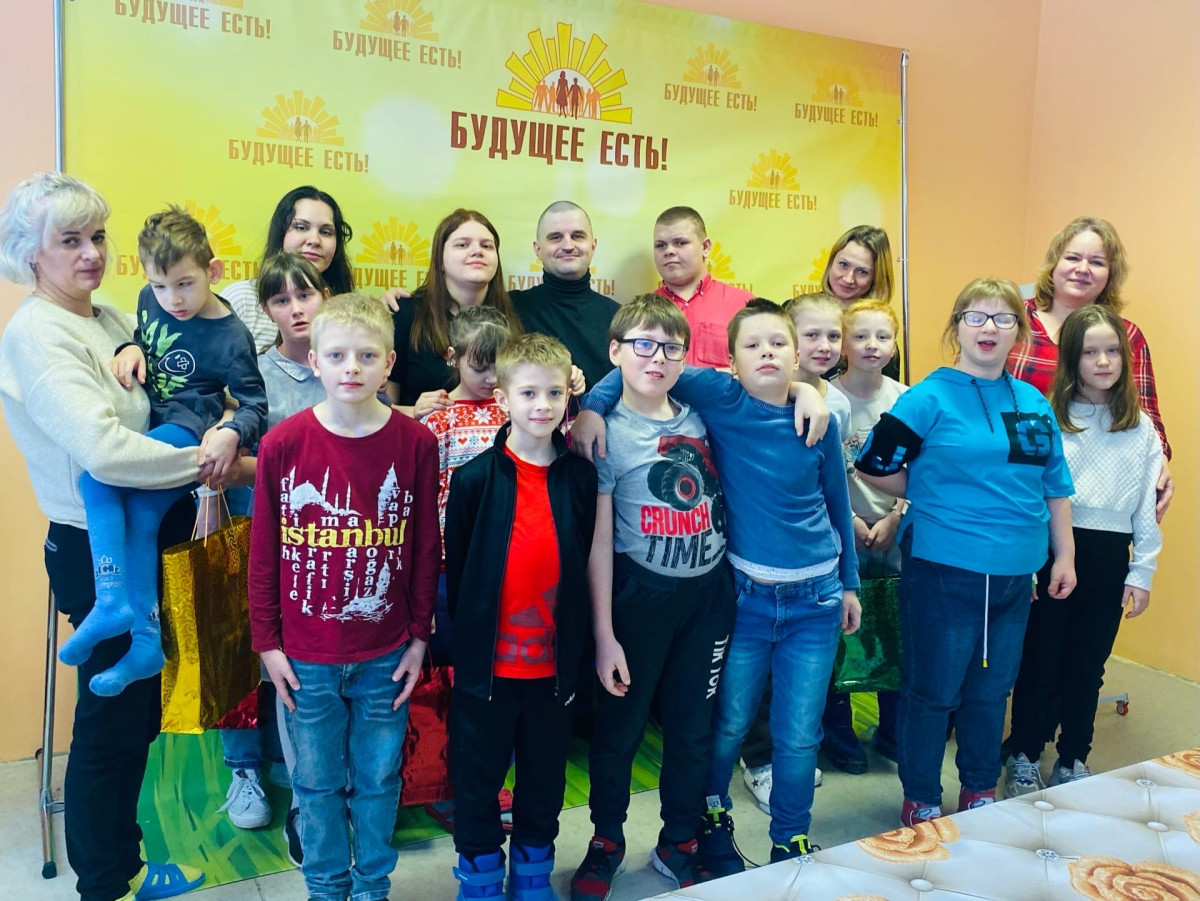 Постер к социальной практике: новогодние подарки Детям инвалидам