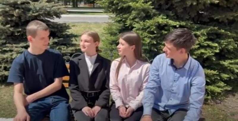 Постер к социальной практике: Для меня семья - это ...