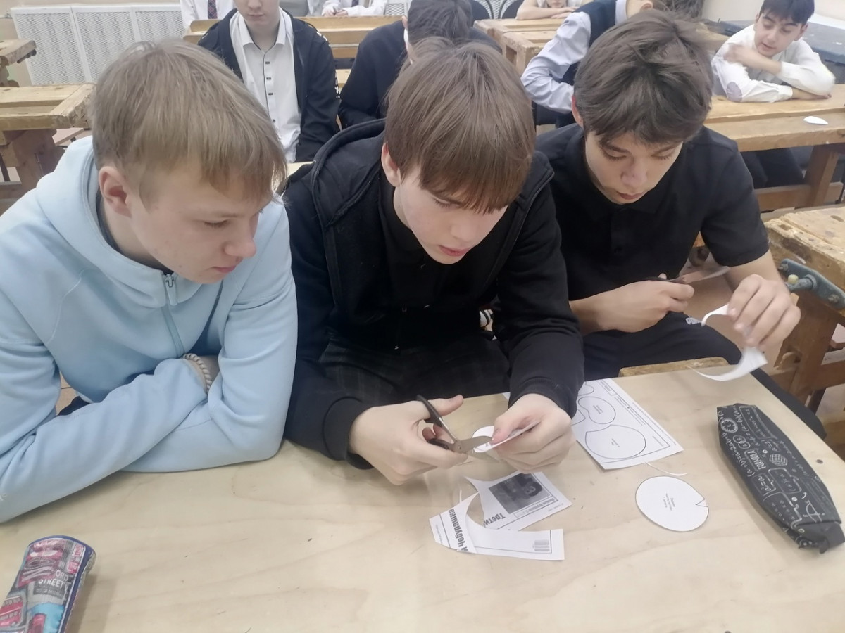 Постер к социальной практике: Поддержим своих