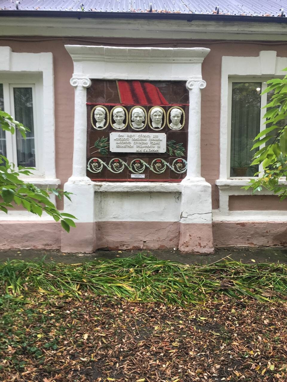 Постер к социальной практике: Если зернышко смелости  С почвой подружится.  Вызреет в пору спелости  Зернышко колосом мужества.