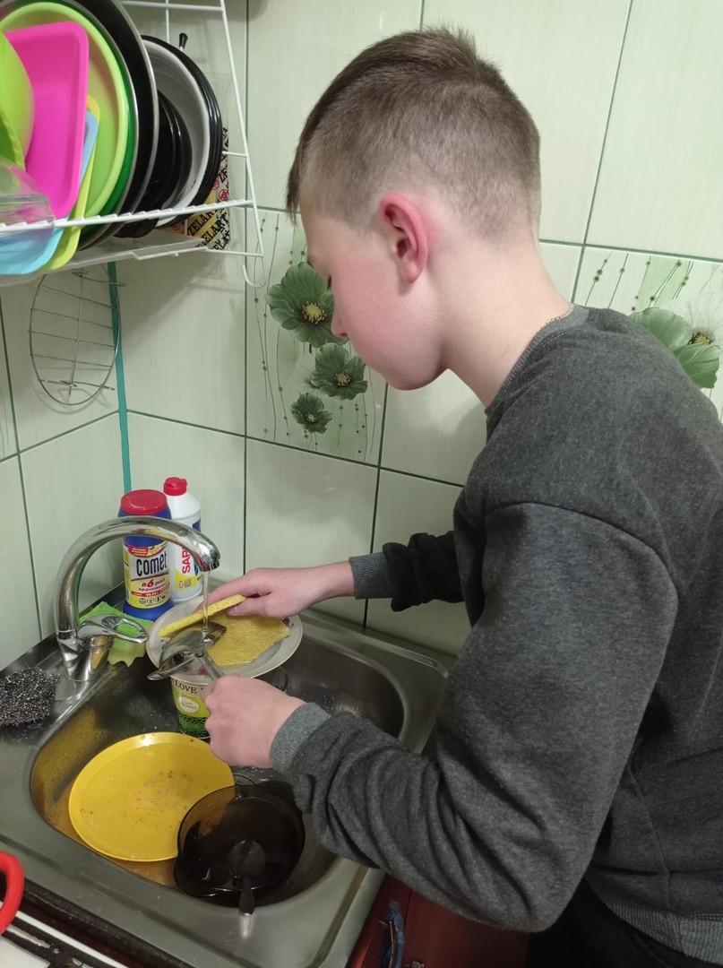 Постер к социальной практике: Какое прекрасное занятие — труд на благо семьи!