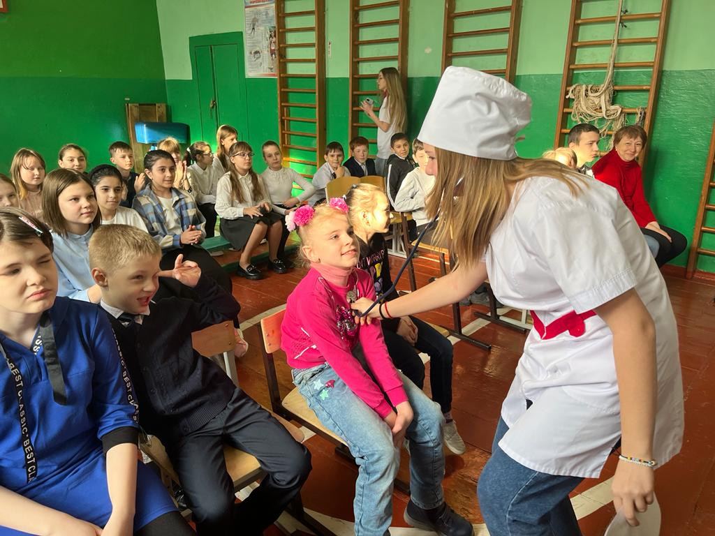 Постер к социальной практике: "Где добро, там тепло"