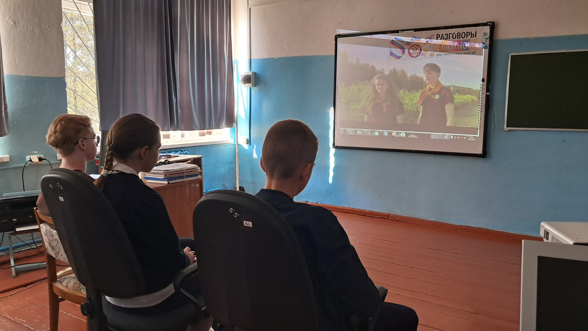 Постер к социальной практике: Поможем братьям нашим меньшим!