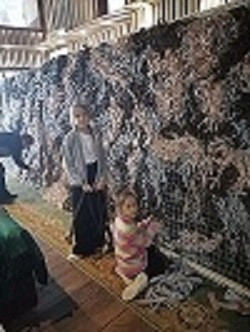 Постер к социальной практике: Примите от нас подарок в этот светлый христианский праздник