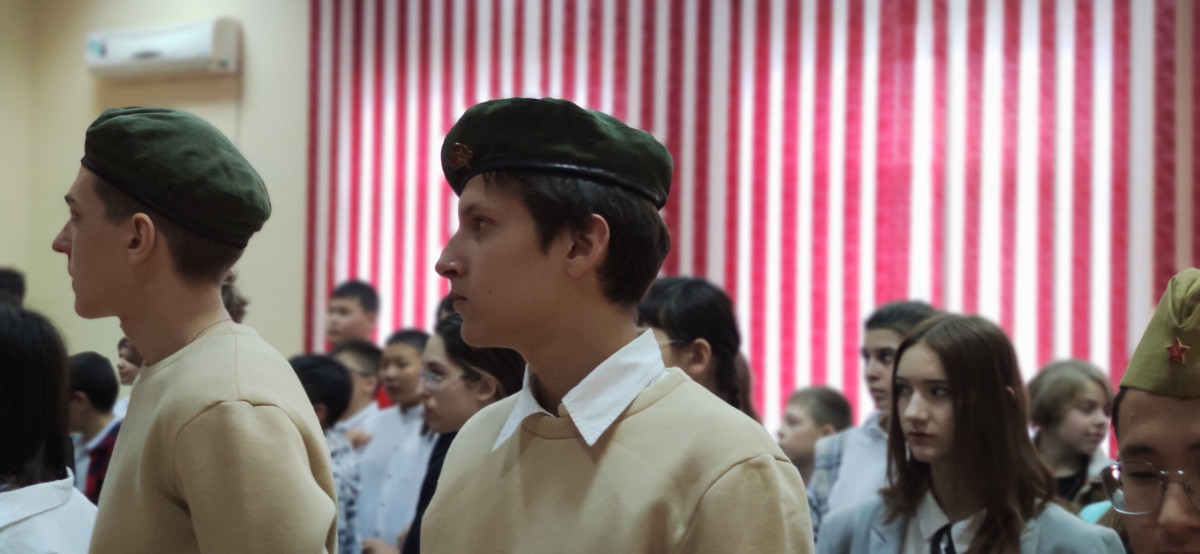 Постер к социальной практике: Связующая нить