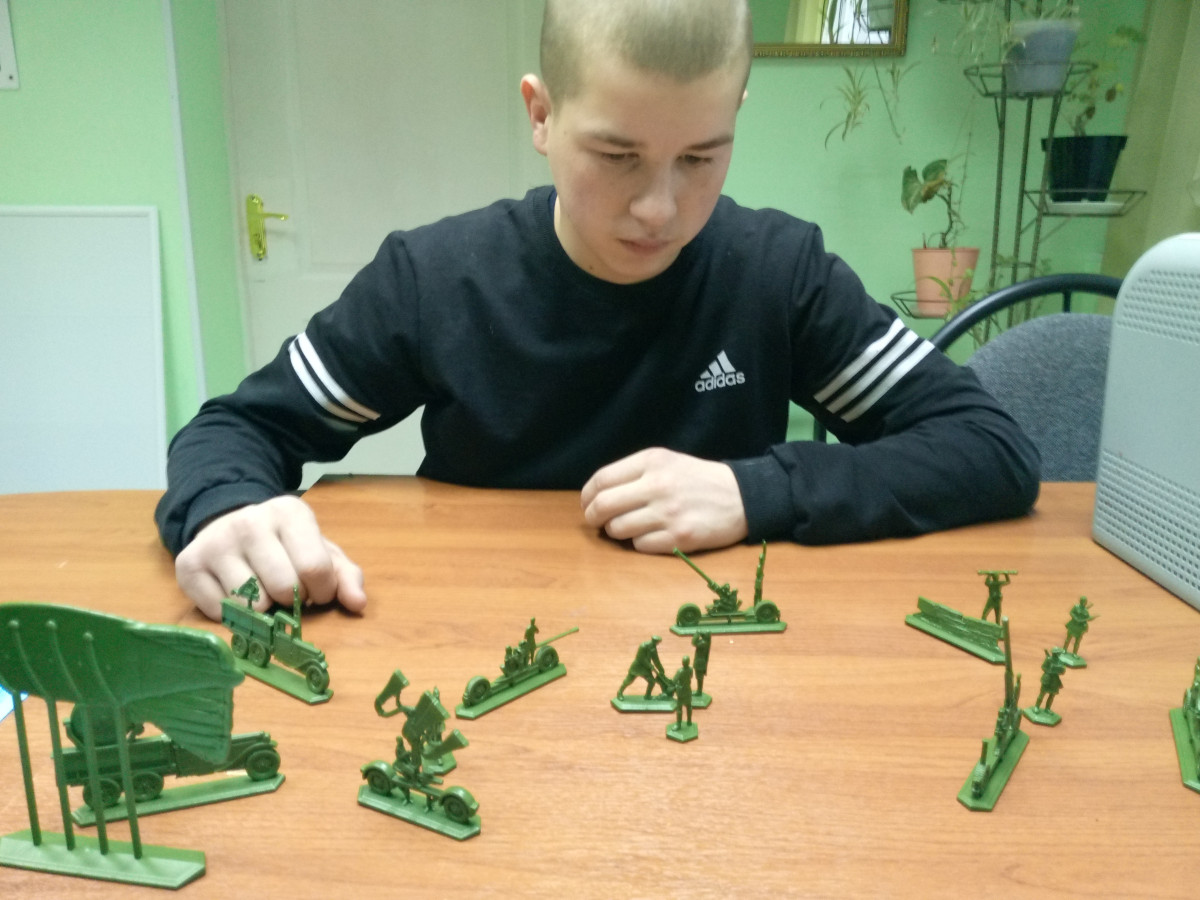 Постер к социальной практике: "Что может рассказать игрушечный солдатик"